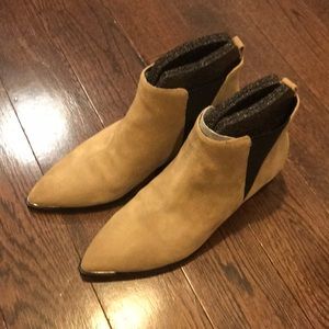 Marc Fisher Yale Chelsea boots 6M Beige